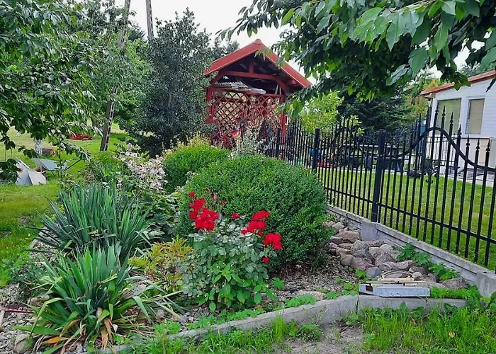 Venkovský dům Dom Wakacyjny-czeresniowy Sad Niemierze