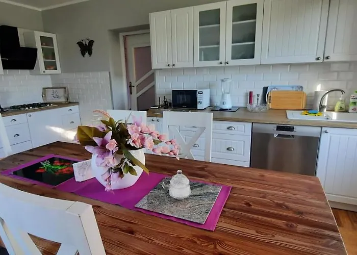 Venkovský dům Dom Wakacyjny-czeresniowy Sad Niemierze